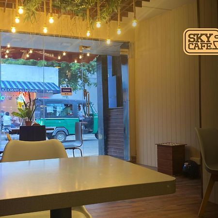 Sky Hostel Негомбо Экстерьер фото