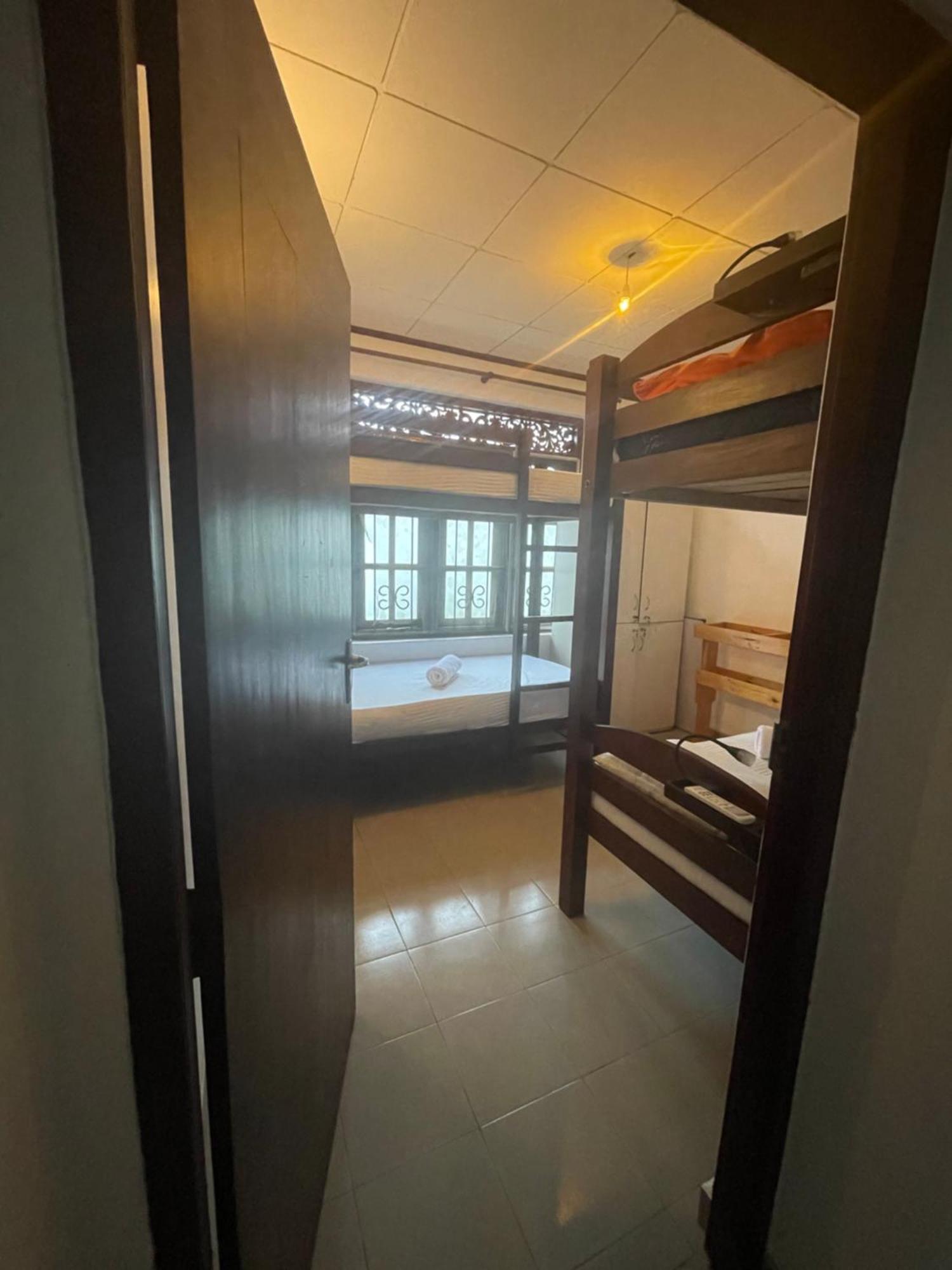 Sky Hostel Негомбо Экстерьер фото
